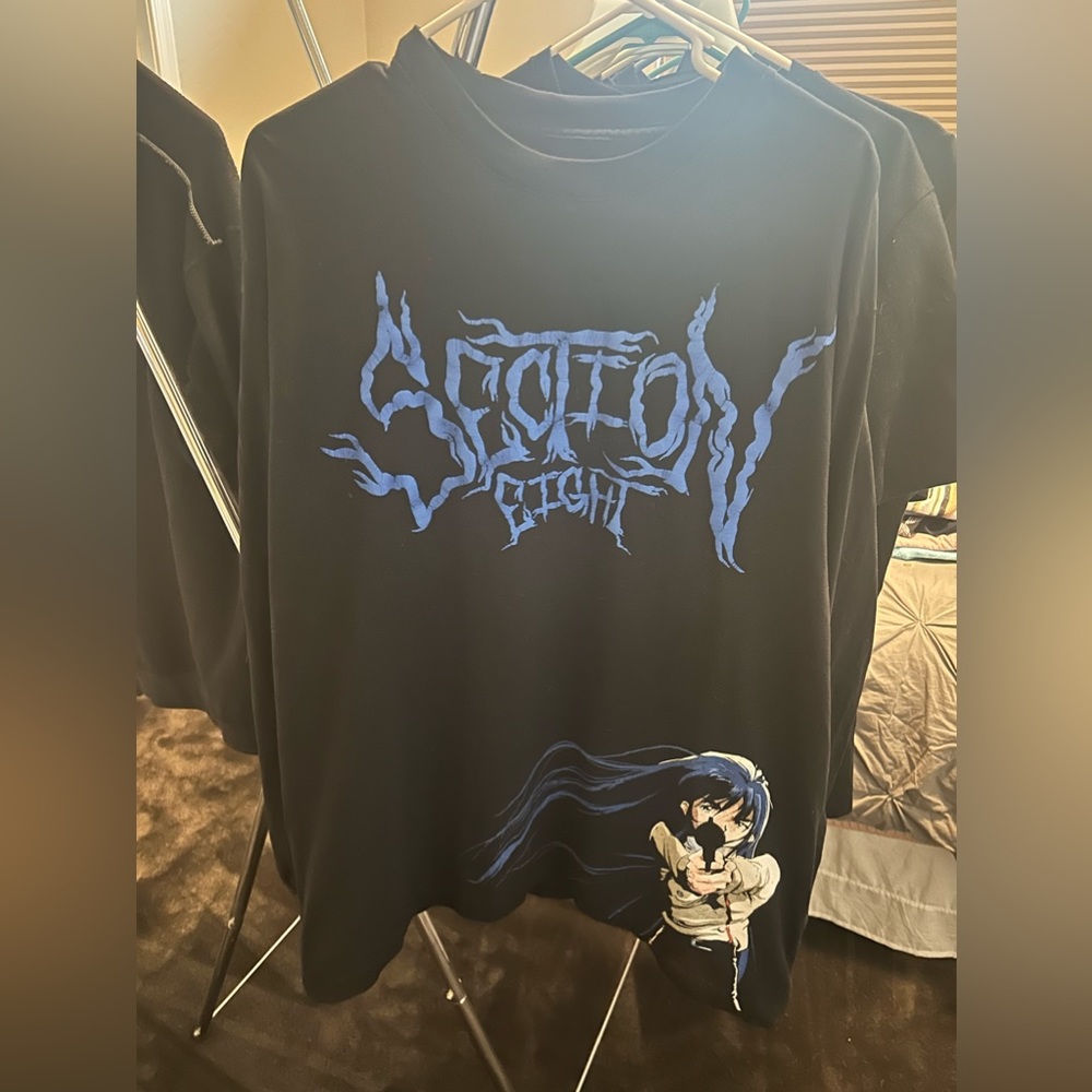Men’s large long sleeved Section Eight t-shirt